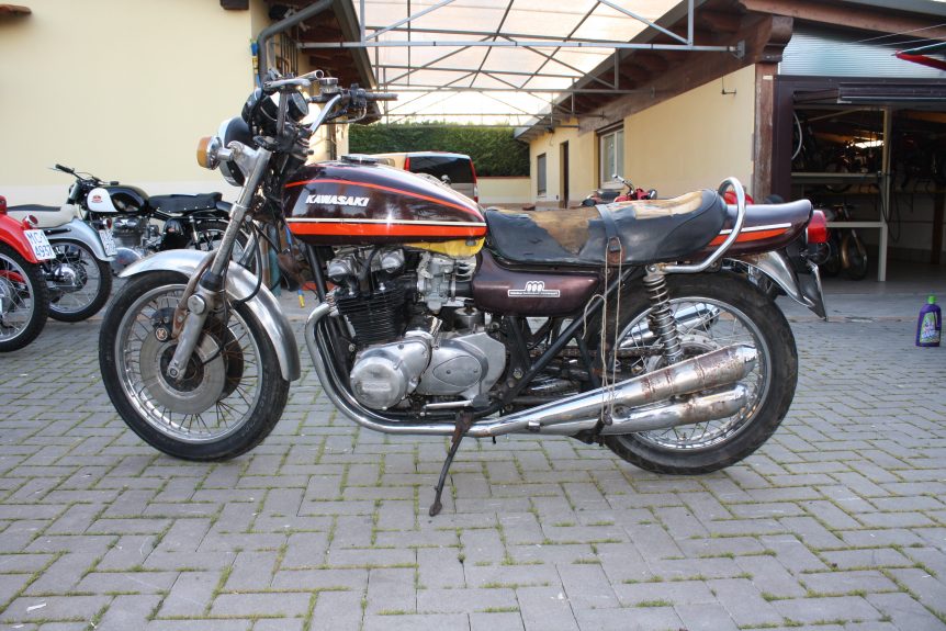 KAWASAKI 900